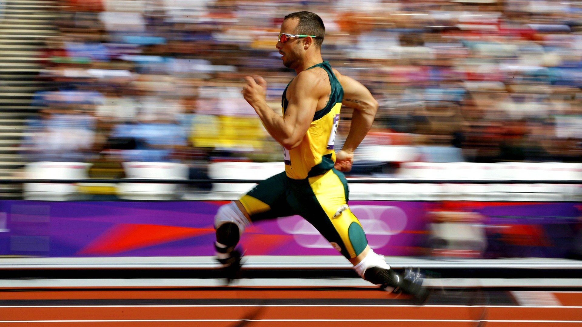 田径专项训练场引入智能环境控制设备，田径场设施